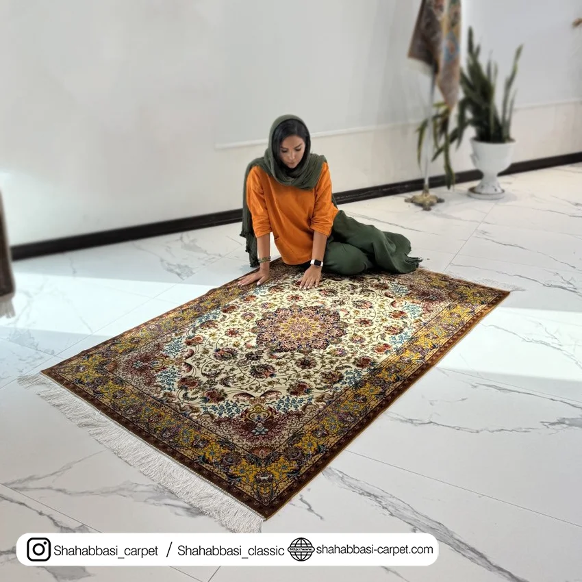 فرش تمام ابریشم کد ۲۸ قهوه ای