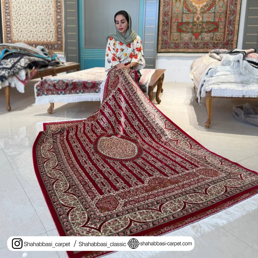 فرش تمام ابریشم کد ۲۴۱ قرمز