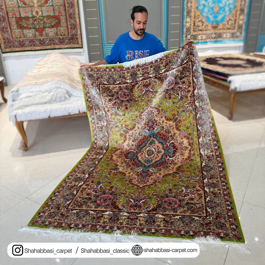 فرش تمام ابریشم کد ۲۳۷ سبز