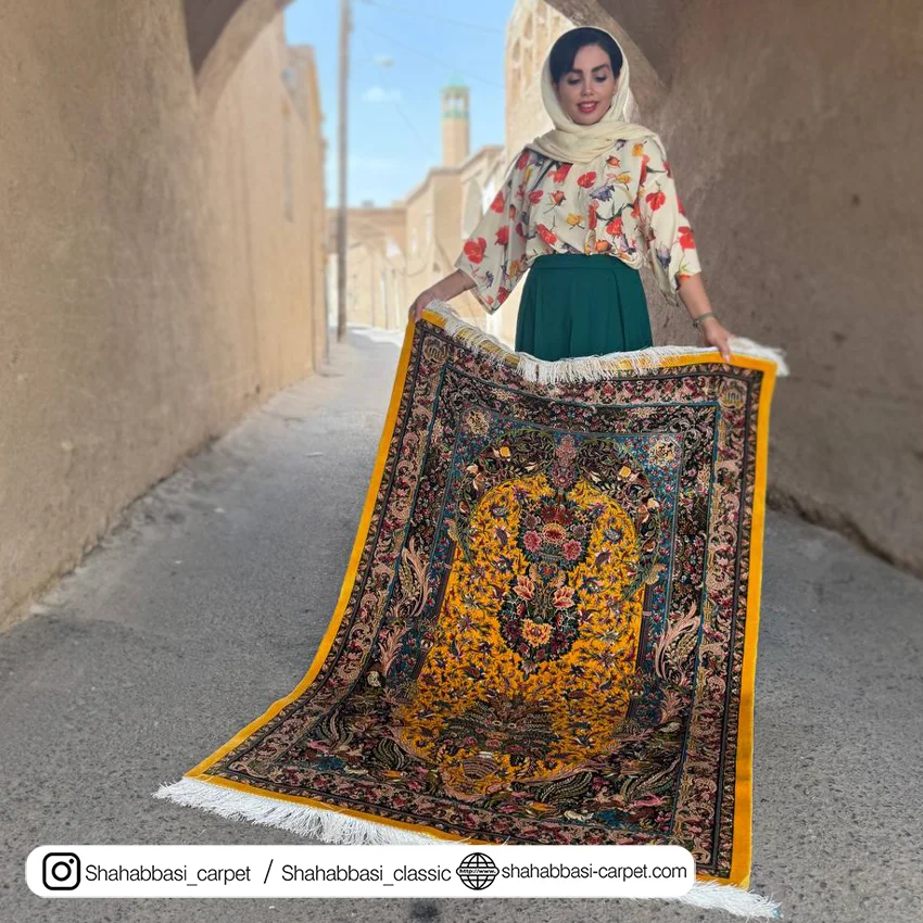 فرش تمام ابریشم کد ۲۴۸ طلایی