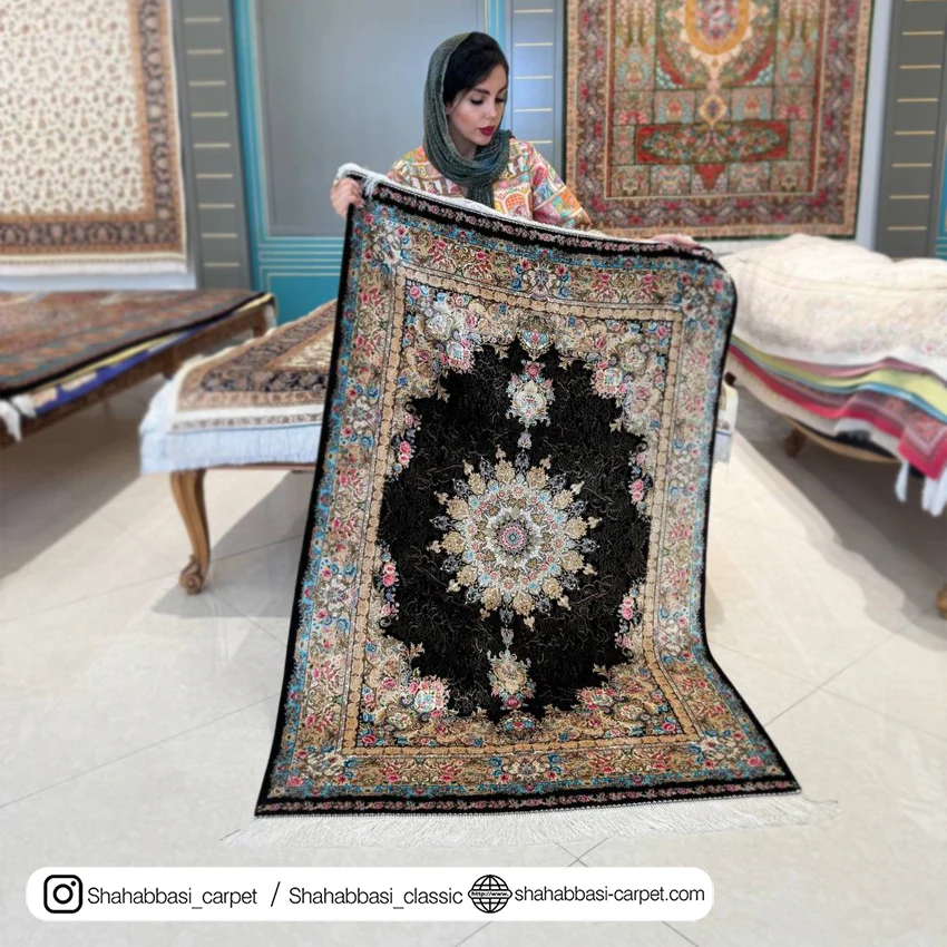 فرش تمام ابریشم کد ۲۲۲ مشکی