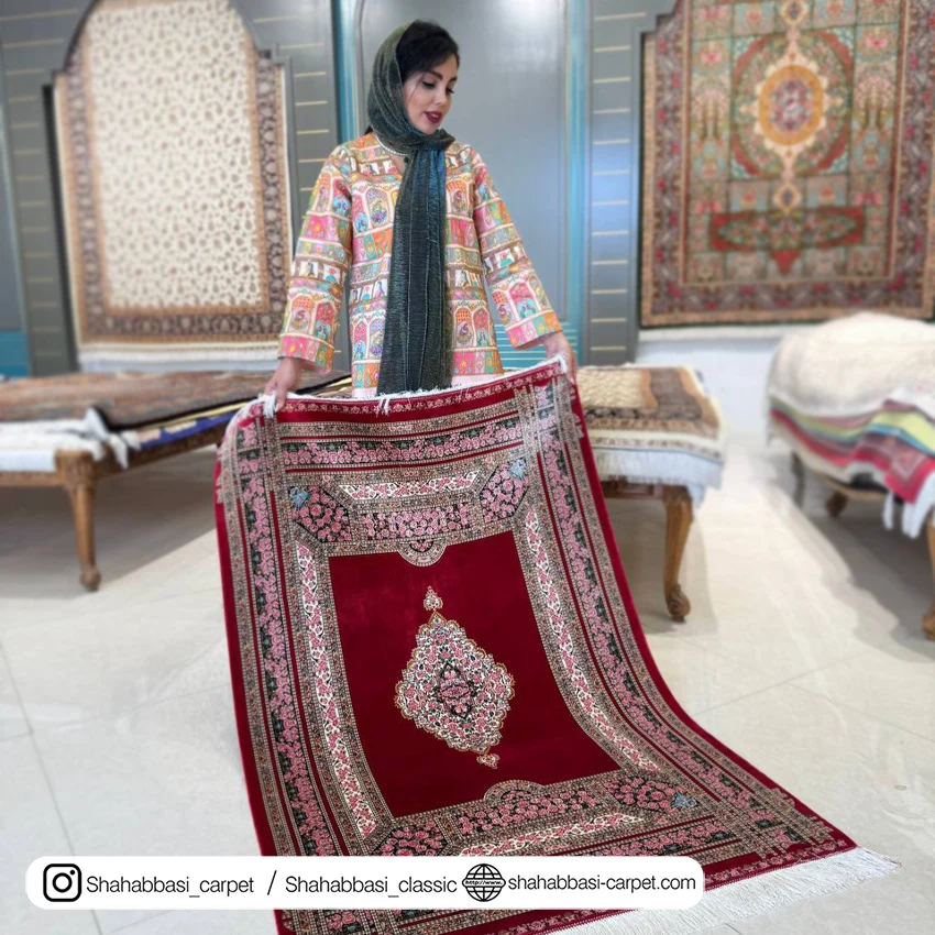 فرش تمام ابریشم کد ۲۲۴ قرمز