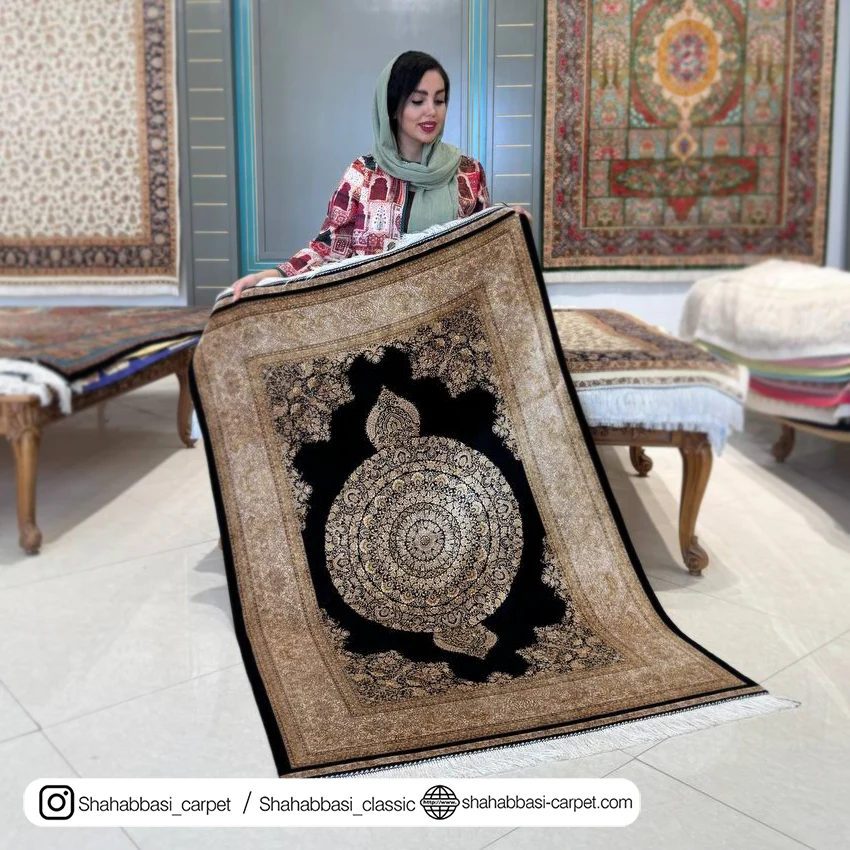 فرش تمام ابریشم کد ۲۱۲ مشکی