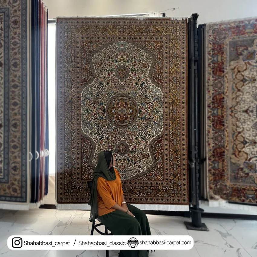 فرش ابریشم کد ۱۹۷ کرم