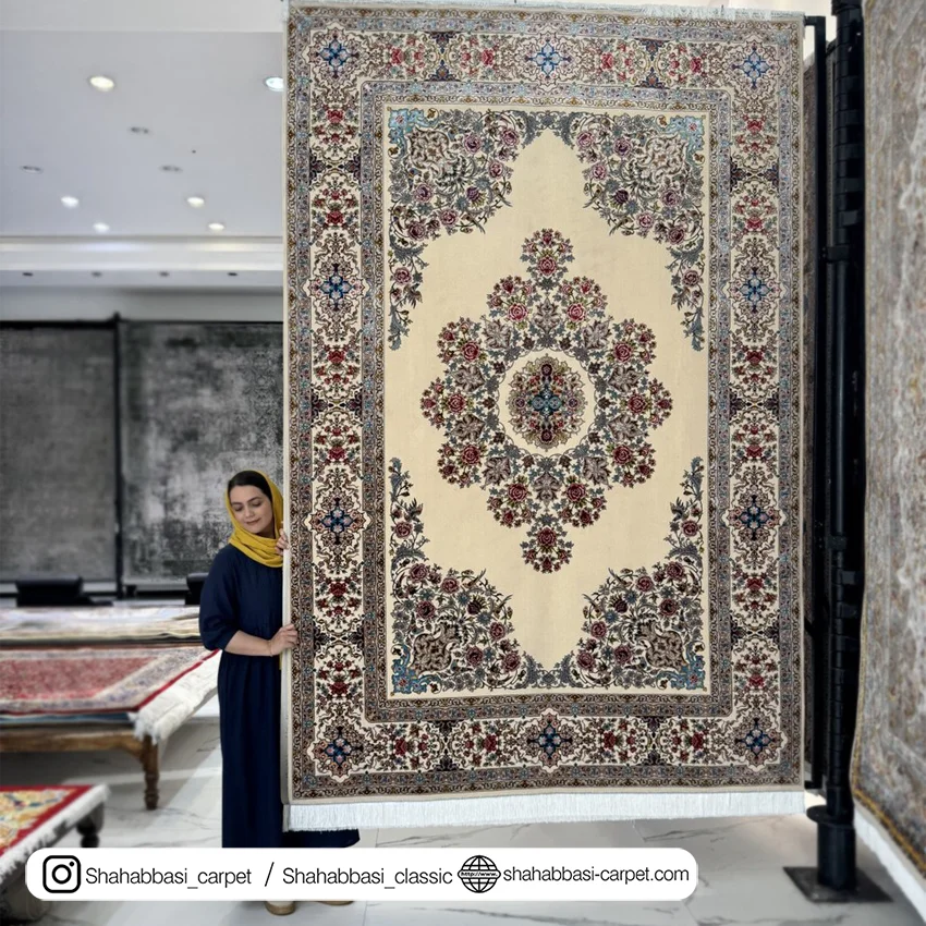 فرش ابریشم کد ۲۰۱ کرم